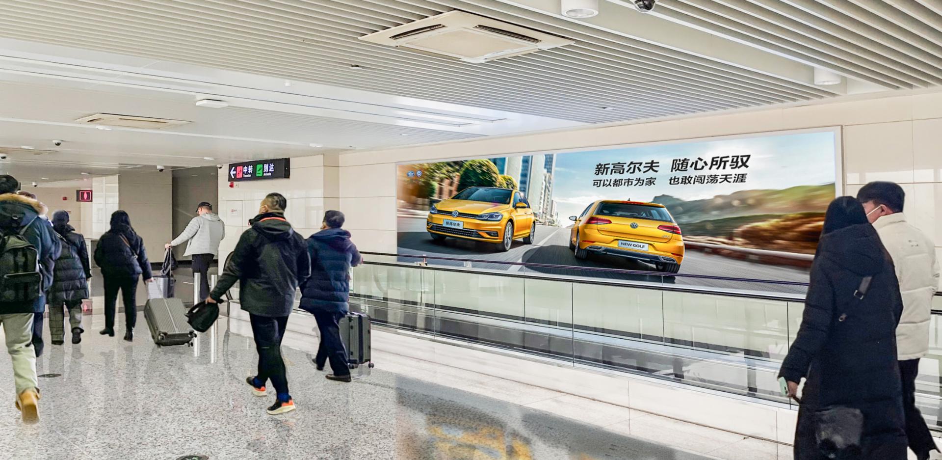 石家庄机场广告-到达通廊墙体灯箱套装3